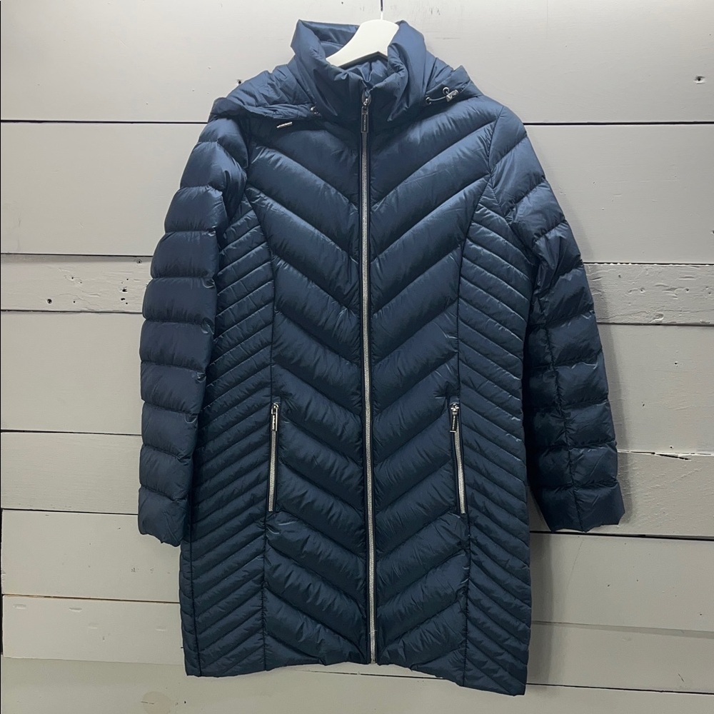 Michael Kors Packable Down Long Puffer Coat in Chevron Quilted Blue/Gray Size M